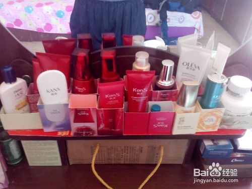 梳妝臺(tái)上的化妝品再也不怕東倒西歪了